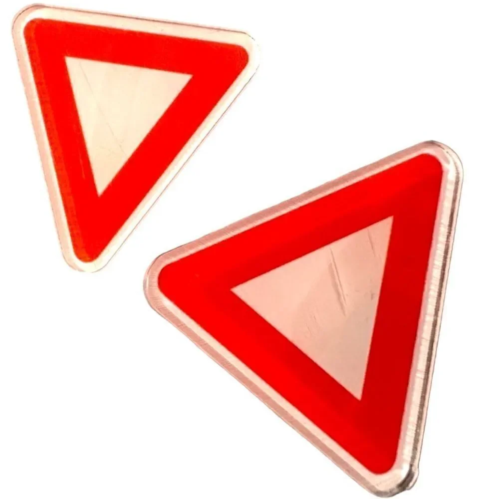 Hair Clip 2 Pcs NEW unique red rectangle